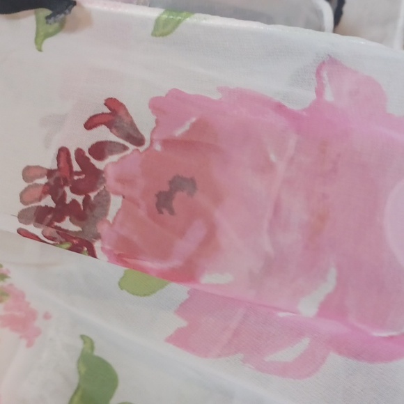 Victoria's Secret Elegant Sheer Lace Trim Rose Print Open Front Nightie - Picture 4 of 10